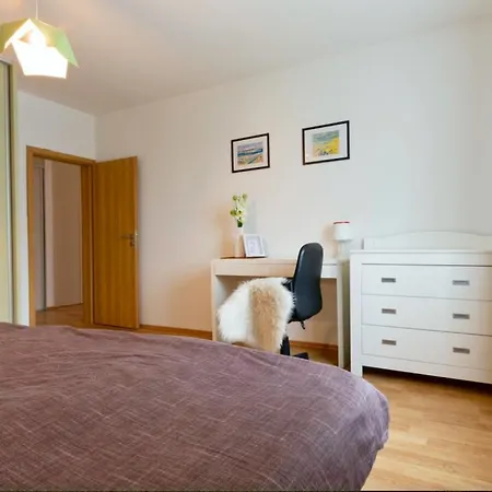 Apartment With Free Parking